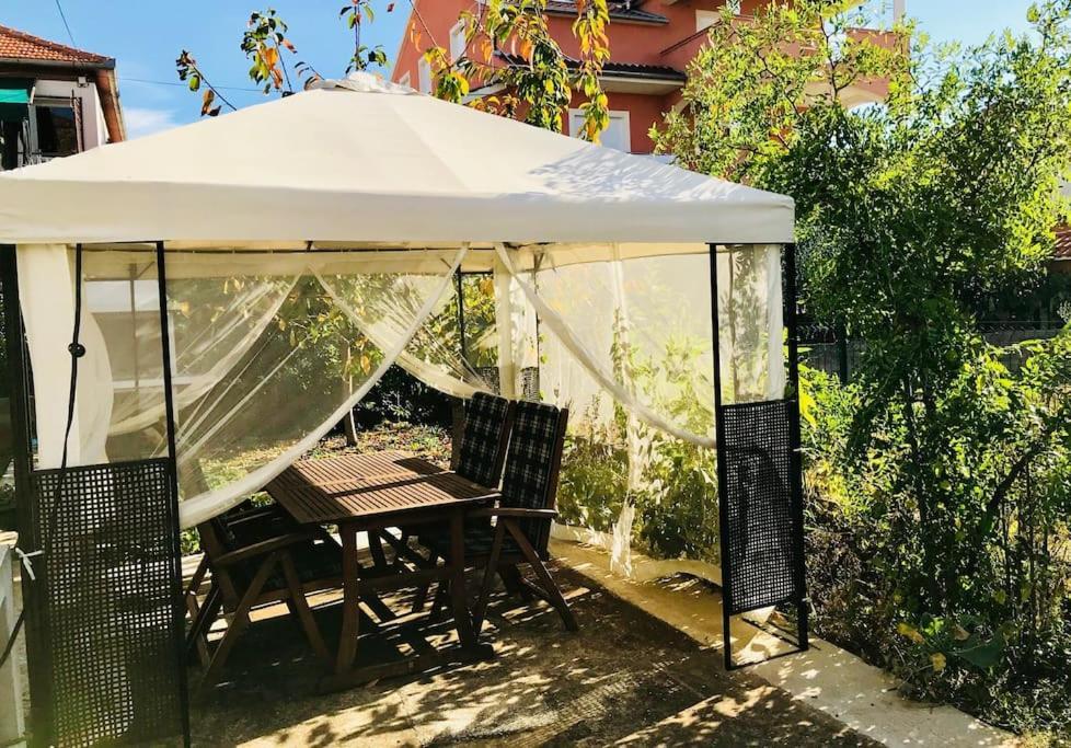 Garden Cozy Apartment ザダル エクステリア 写真